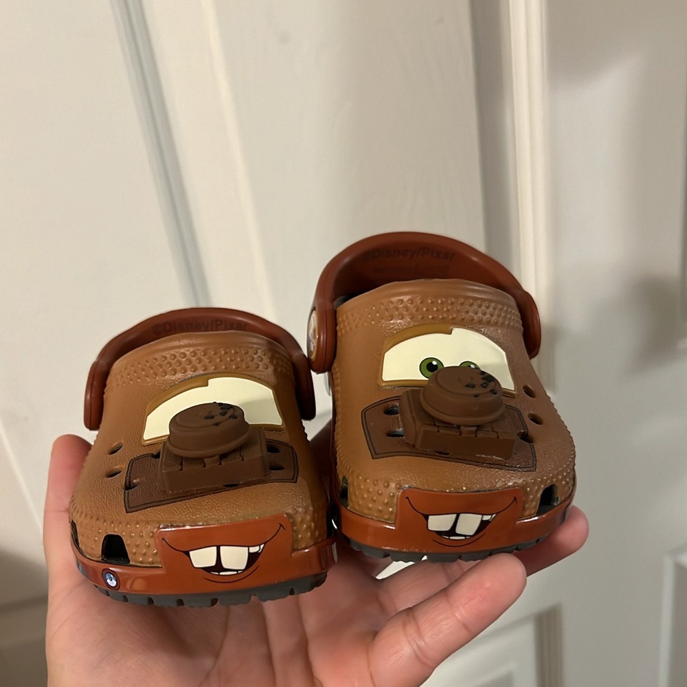 Tow Mater Crocs
